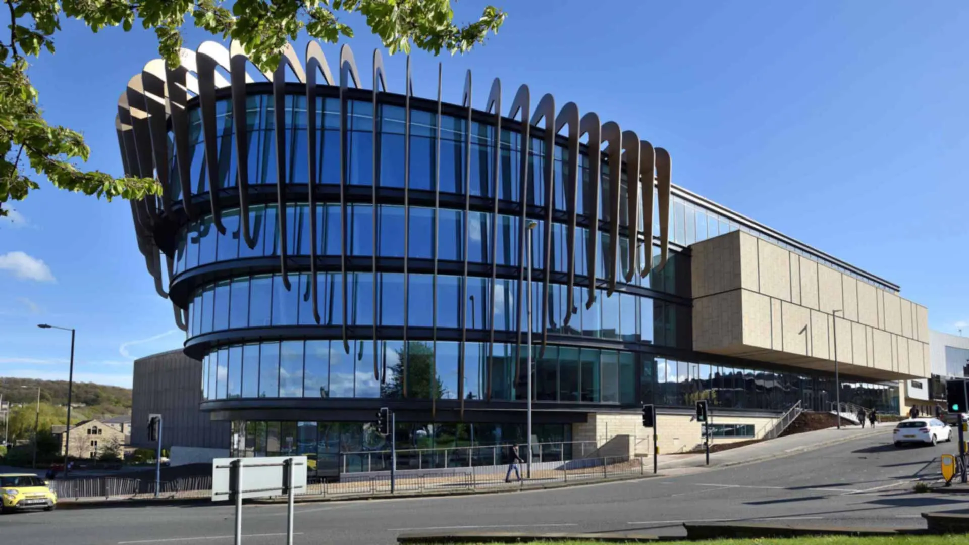 banner University of Huddersfield (via University of Huddersfield International Study Centre)