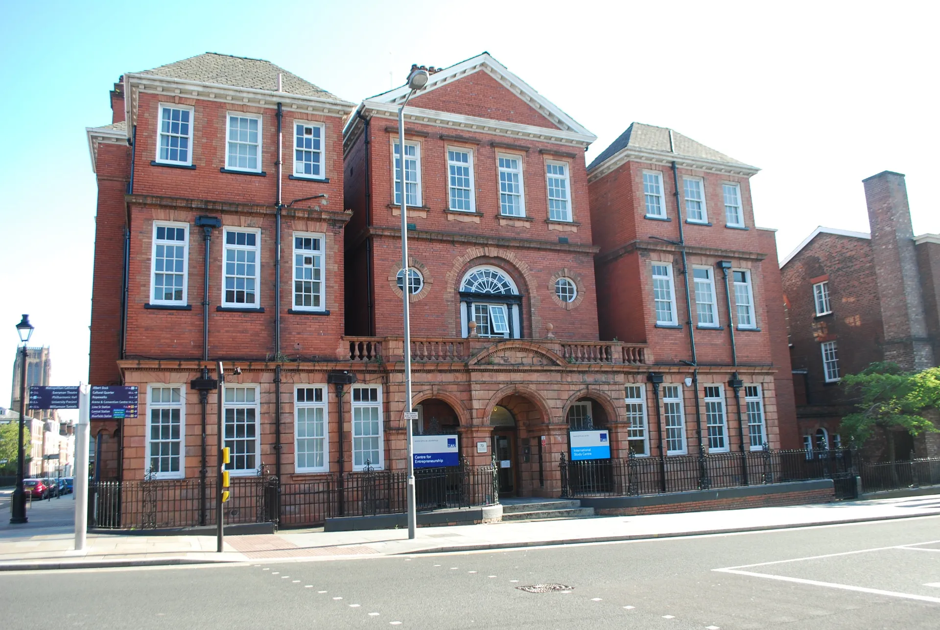 banner Liverpool John Moores University (via LJMU International Study Centre)