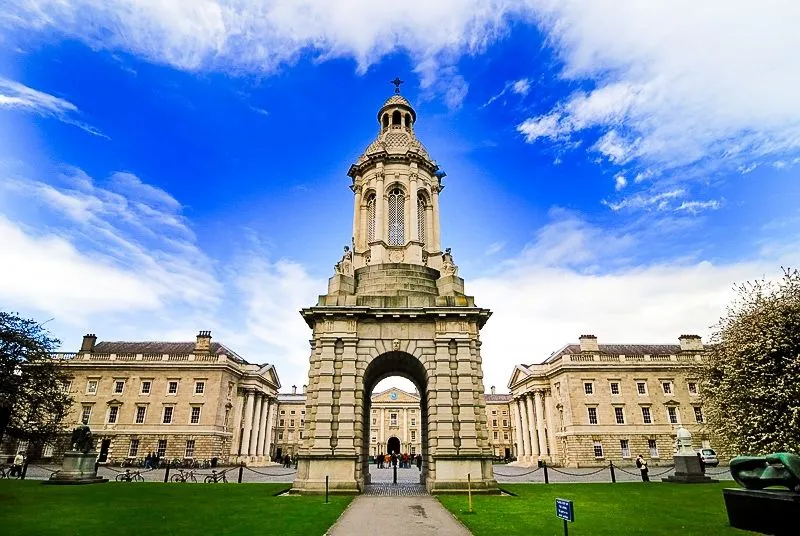 banner Trinity College Dublin (The University of Dublin) (TCD)