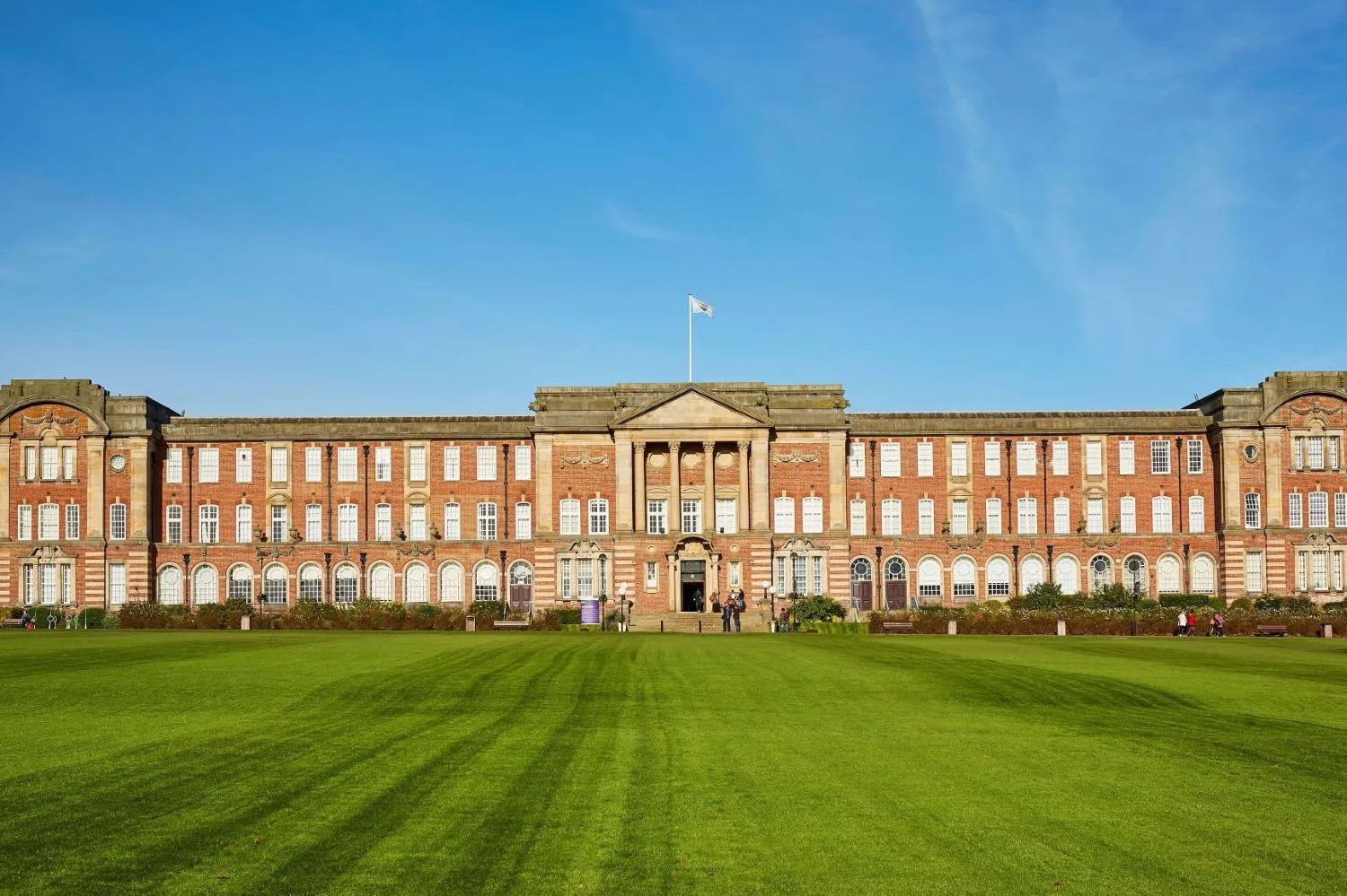 banner Leeds Beckett University (via Leeds International Study Centre)