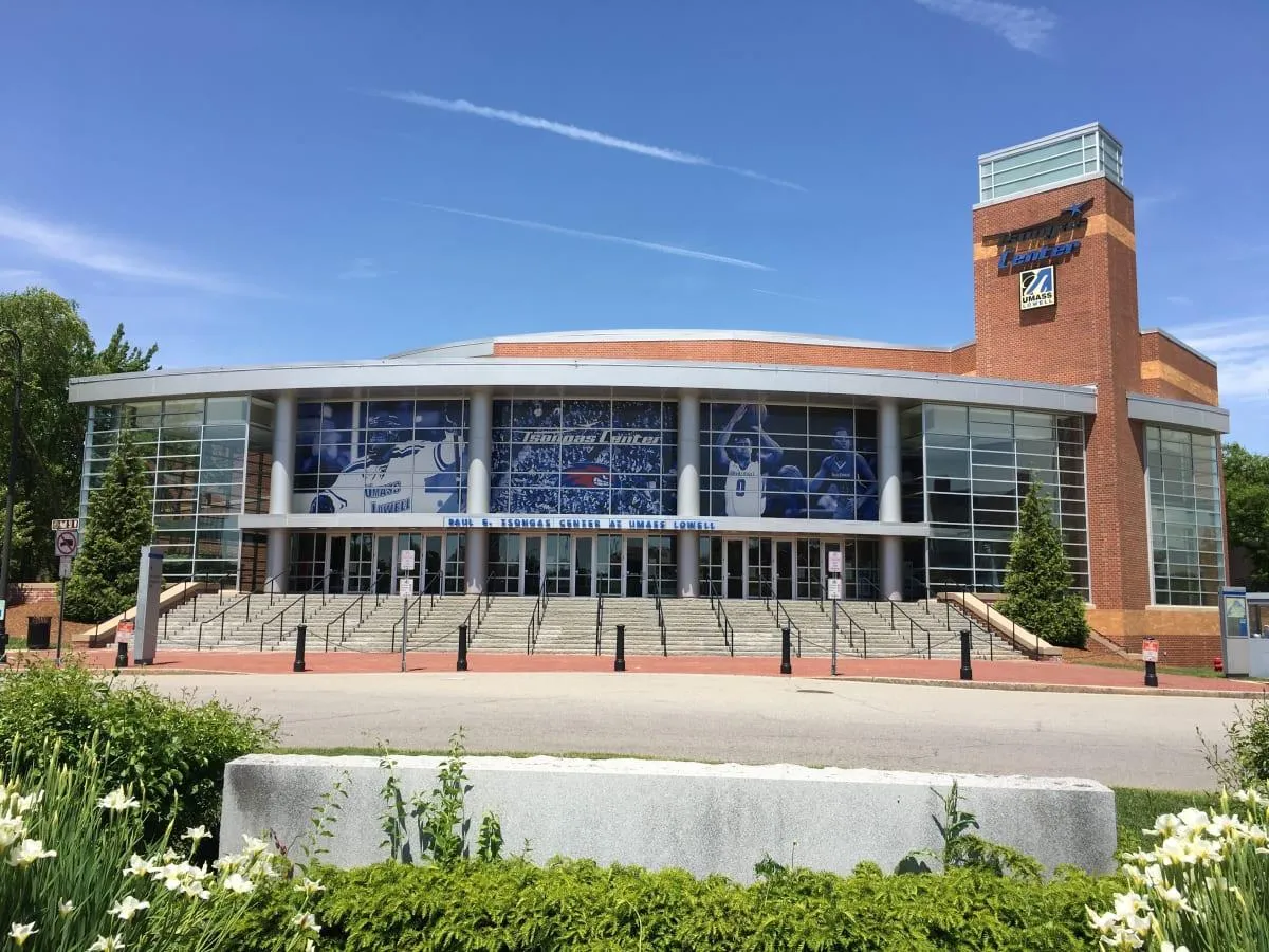 banner University of Massachusetts Lowell (UMass Lowell)